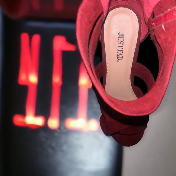 *NEW* JustFab Ismay Burgundy Brick Red Wedges - Picture 13 of 16